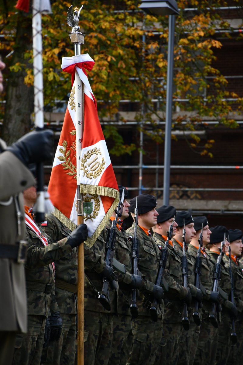 W niedzielę 24 października w Bredzie odbyła się oficjalna inauguracja Memoriału gen. Stanisława Maczka prezentującego losy żołnierzy 1 Dywizji Pancernej, współtworzonego przez Muzeum Historii Polski.

muzhp.pl/pl/c/2578/inau…