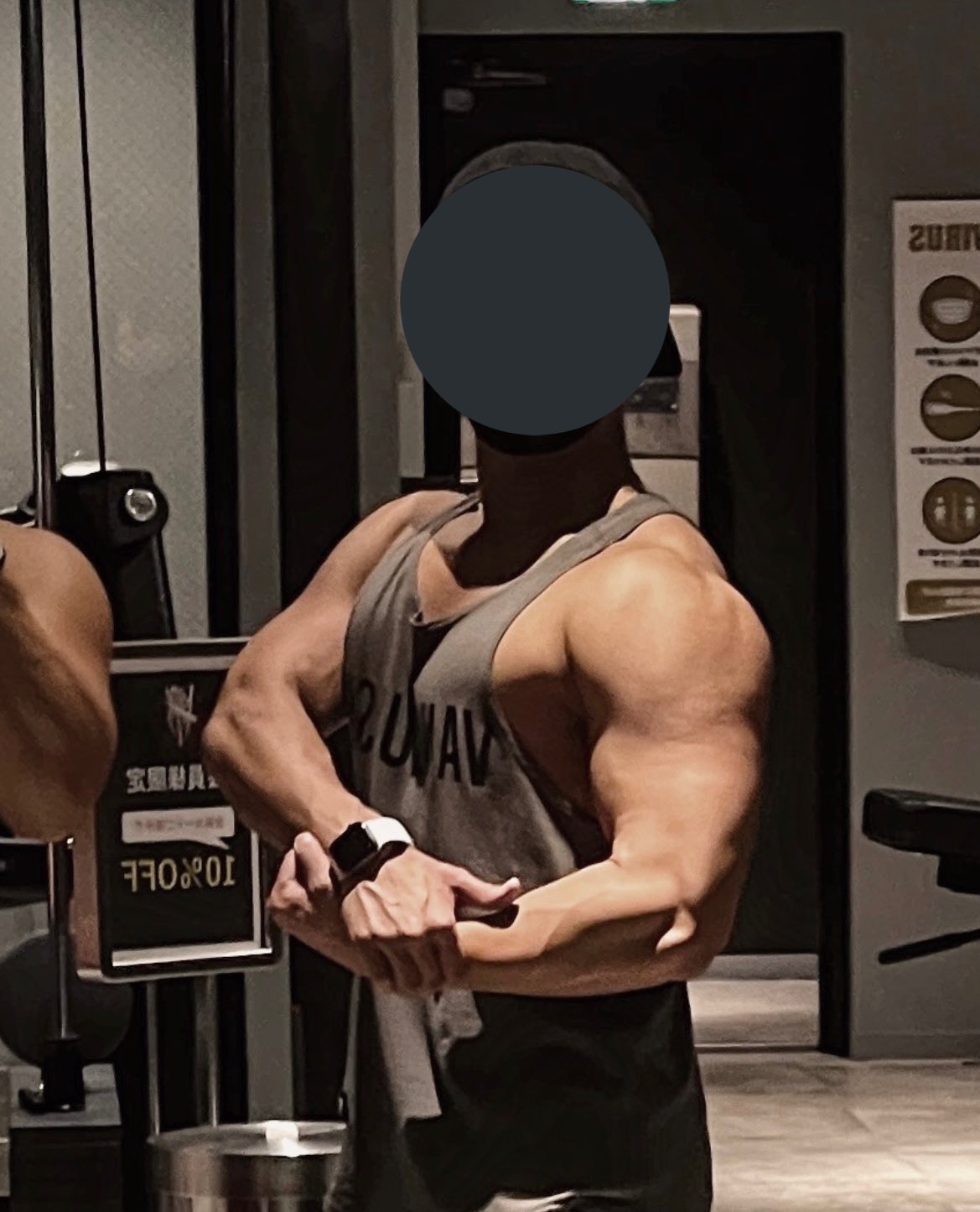 ミズノ また本格的にトレーニングし始めて筋肉量が戻ってきた そして相変わらずこのジムのライティングは盛れすぎて 鏡の中に埋まっていたい気持ちになる T Co Ihcwmafkhw Twitter