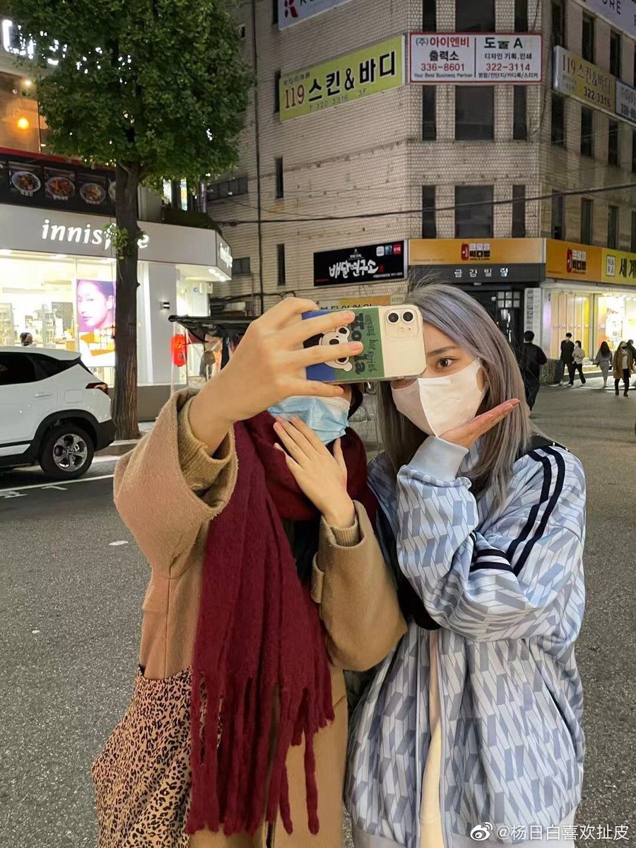 blisserafim's tweet photo. Why Su Ruiqi is the best girl and her fans are lucky to have her: 

- composed a message using 5 diff languages
- reminded fans abt her live also in 5 languages 
- hired a translator for her first Instagram live so intl fans can understand
- actively listens to her fan's requests https://t.co/g3MM4zECIC