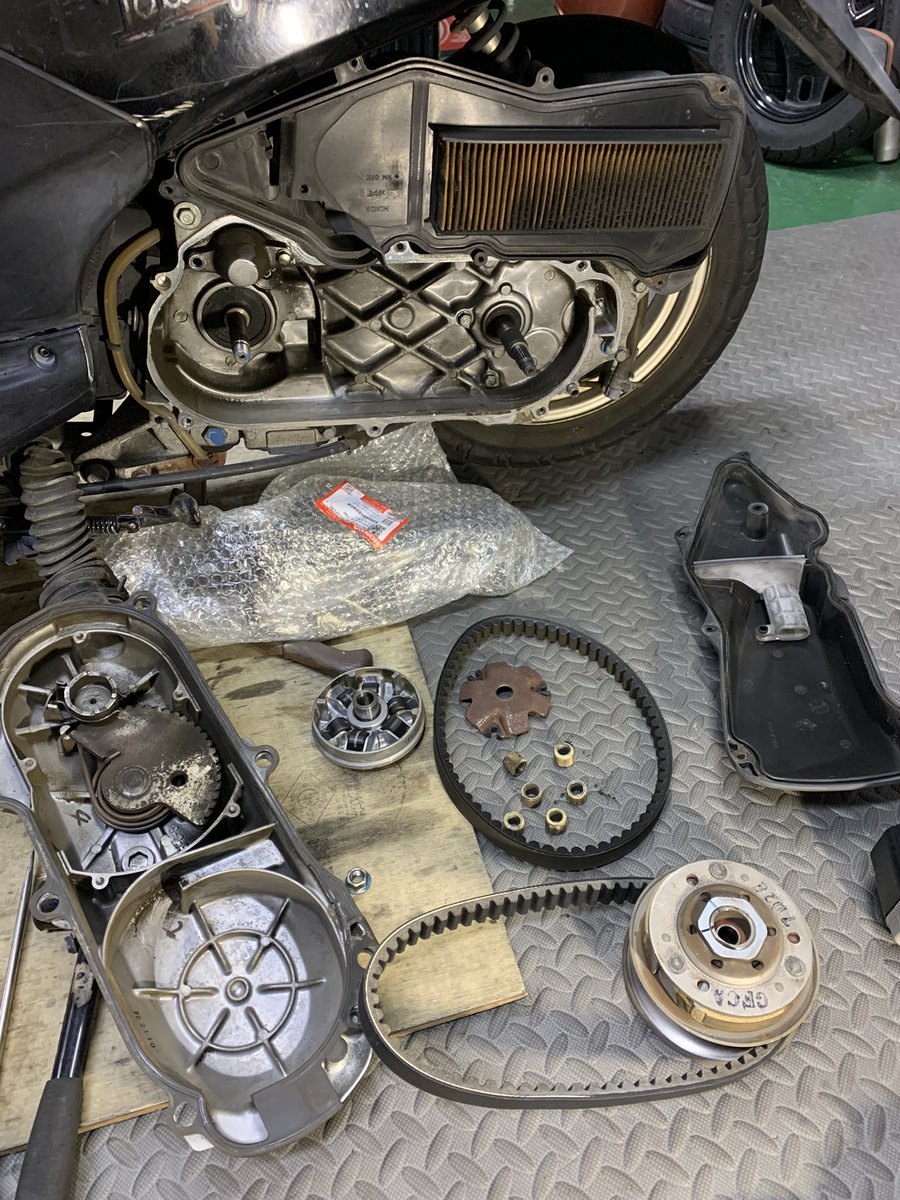 autofactoryevis's tweet photo. 時差投稿になりますが

#トゥデイ キャブ車
納車完了しています🙆‍♂️

距離のある岸和田市から
ありがとうございました🙇‍♂️

きちんと整備して
納車致しました😉🎶

久しぶりの50ccスクーター
だったように思えましたね🙇‍♂️

掲載していない車両
沢山在庫ございます‼︎

詳しくは公式LINEにお願い致します😌 https://t.co/byJKiqJwTp