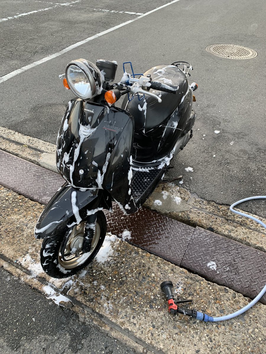 autofactoryevis's tweet photo. 時差投稿になりますが

#トゥデイ キャブ車
納車完了しています🙆‍♂️

距離のある岸和田市から
ありがとうございました🙇‍♂️

きちんと整備して
納車致しました😉🎶

久しぶりの50ccスクーター
だったように思えましたね🙇‍♂️

掲載していない車両
沢山在庫ございます‼︎

詳しくは公式LINEにお願い致します😌 https://t.co/byJKiqJwTp