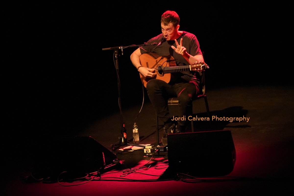 JordiCalvera's tweet photo. EL folk que viene de Londres a Barcelona de la mano de Cunningham Charlie en la inauguración del @SINGULARseries (22-10-2021) #charliecunningham #guitarbcn #singularconcertseries #festivalsingular #singularconcerts #salabarts #theprojectbcn #estrelladamm 📸 de @JordiCalvera https://t.co/BEoC8jiEoX