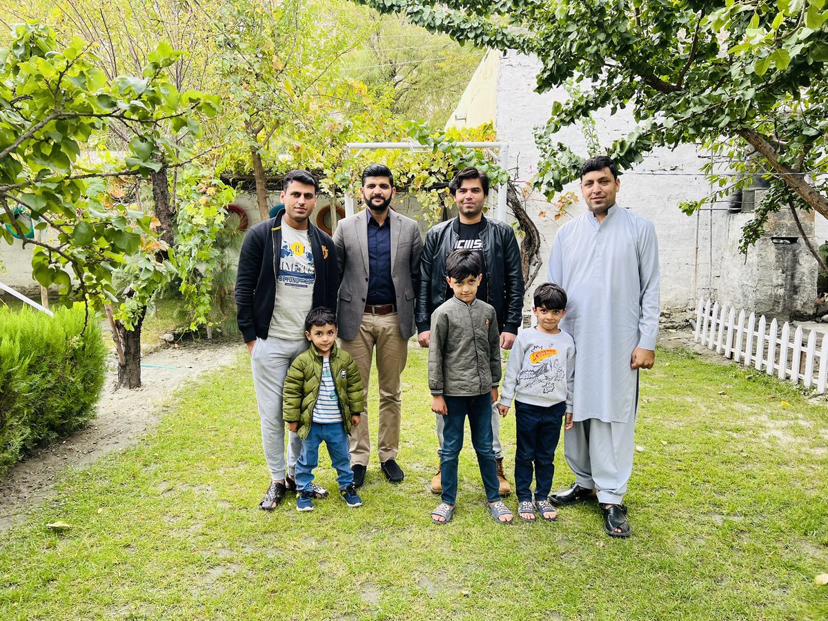 TaeyibKhan's tweet photo. #Meetup #BrothersinArm #Chobbes #Gilgit🇵🇰 https://t.co/KVeHWoj7dO