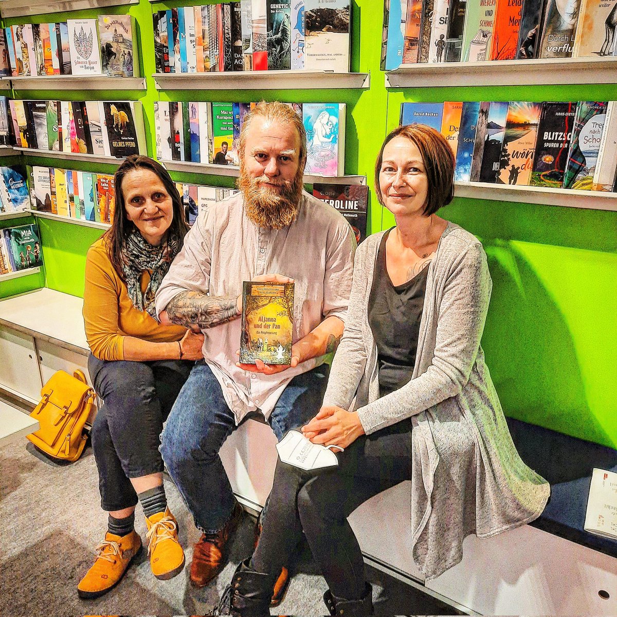Auf der Frankfurter Buchmesse, zur Vorstellung unseres Buches! 
,,Aljanna und der Pan"
dfuv.shop