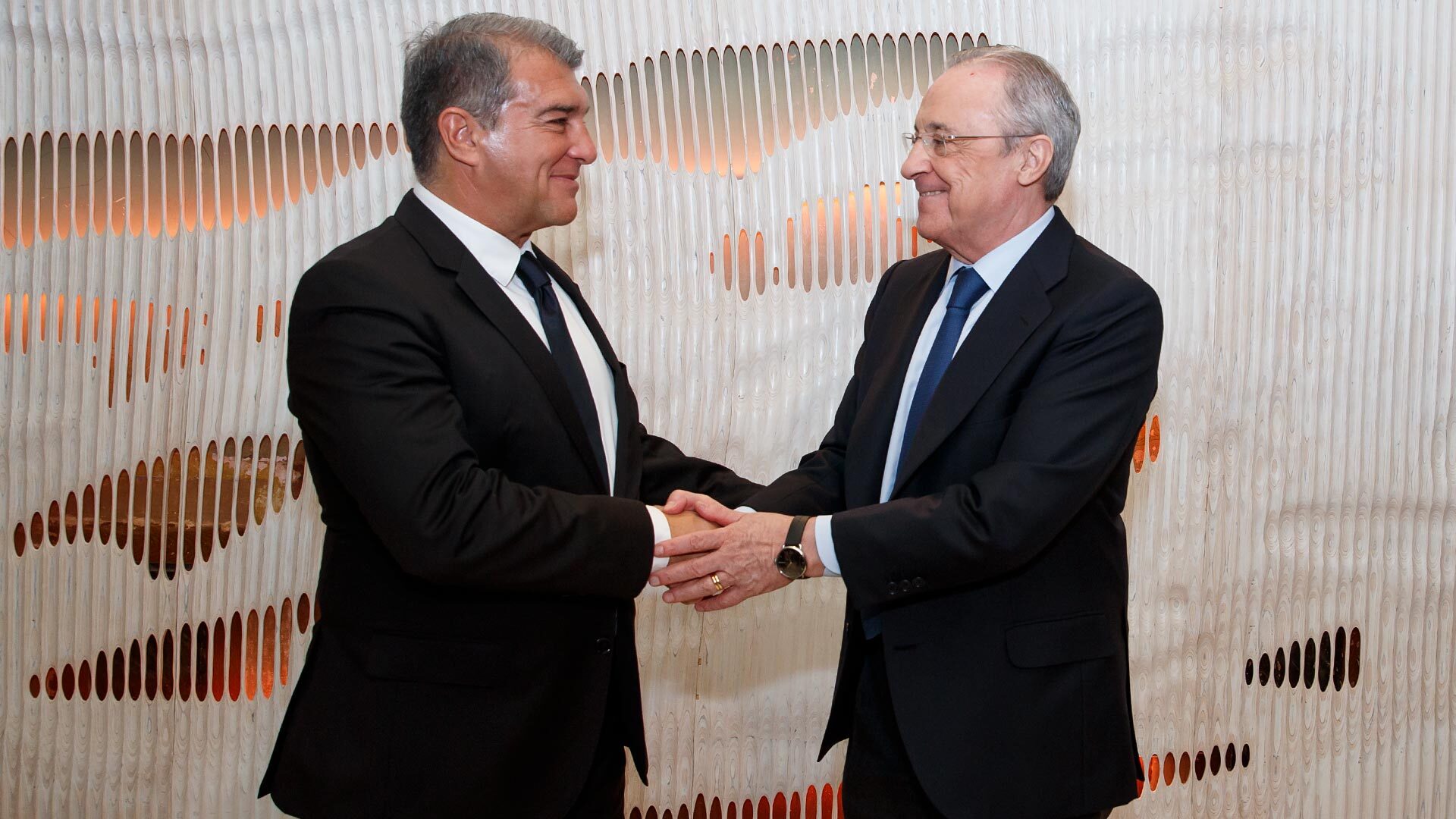 Real Madrid C.F. 🇬🇧🇺🇸 on X: "🤝 Florentino Pérez and Joan Laporta presided over the official lunch ahead of #ElClásico. #RealMadrid https://t.co/lqTvPcxRa8" / X
