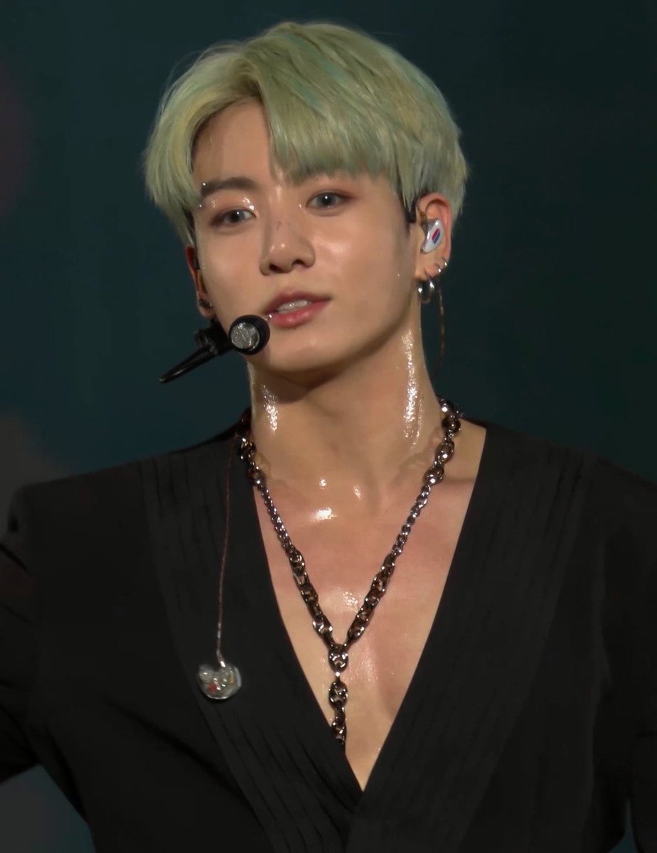 btsvtpopper's tweet photo. kim &amp; jeon hotties 🥵 https://t.co/9DV5kuNEWE
