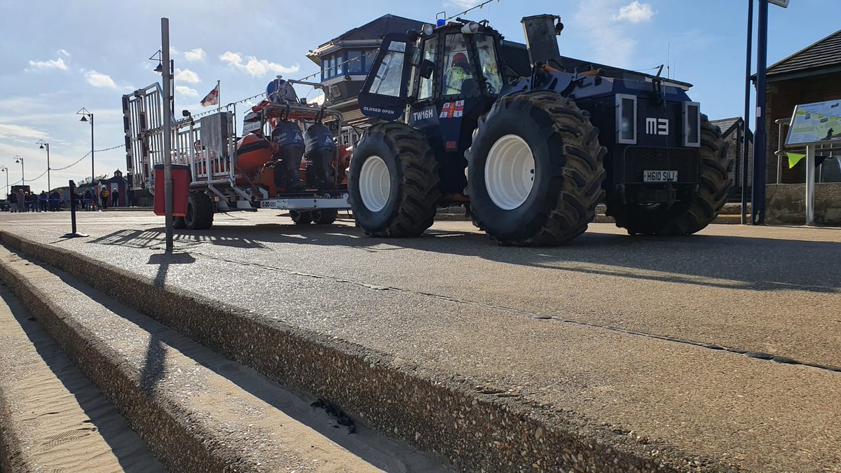 danielross784's tweet photo. @RNLI sat watching the lifeboat coming in at Mablethorpe after training https://t.co/4UMXvyTQKh