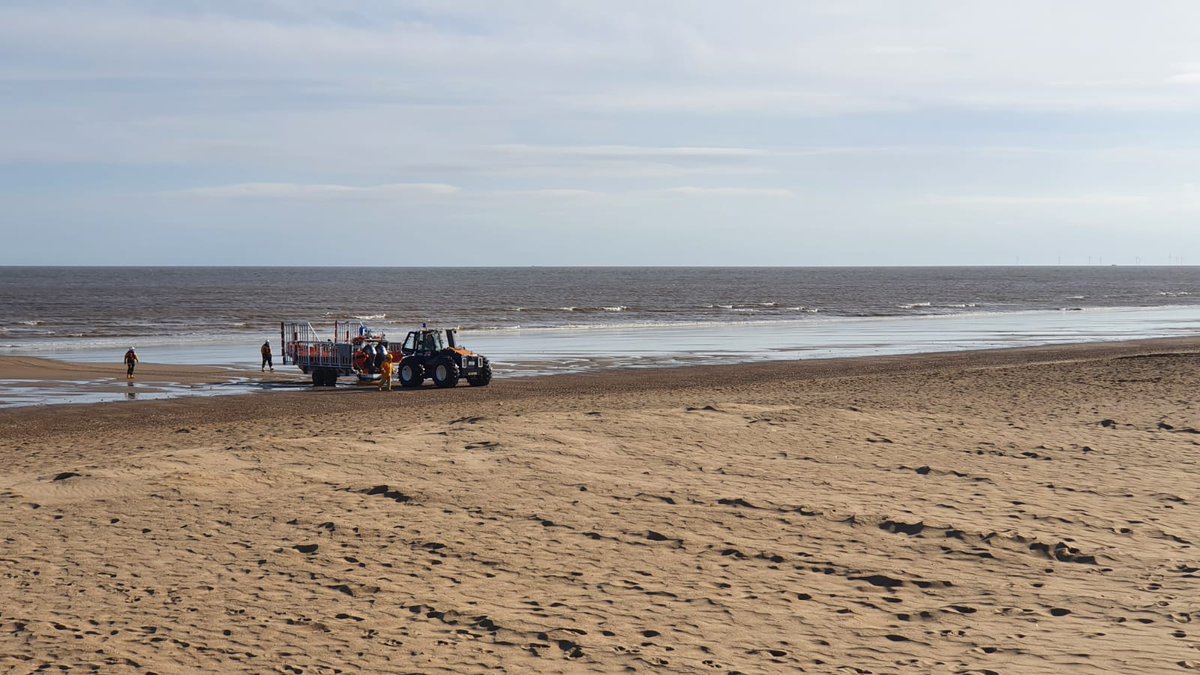 danielross784's tweet photo. @RNLI sat watching the lifeboat coming in at Mablethorpe after training https://t.co/4UMXvyTQKh