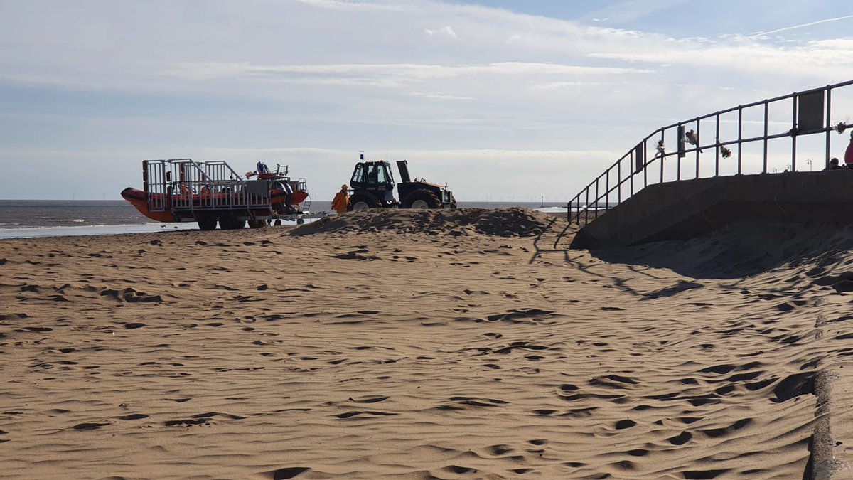 danielross784's tweet photo. @RNLI sat watching the lifeboat coming in at Mablethorpe after training https://t.co/4UMXvyTQKh