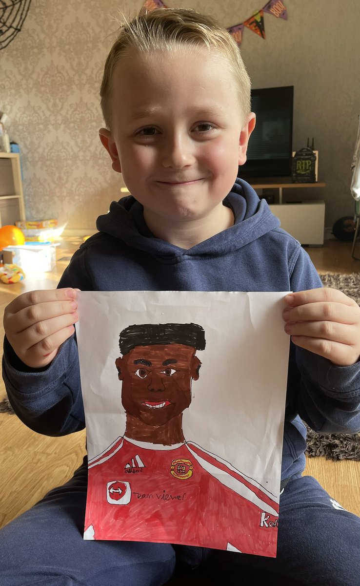 shazbaker2009's tweet photo. @MarcusRashford my 6 year old son Noah has been learning about you in school and what you do to help others. He has spent this morning drawing you and wanted me to send you his masterpiece in the hope you see it. https://t.co/XusJbQWElY