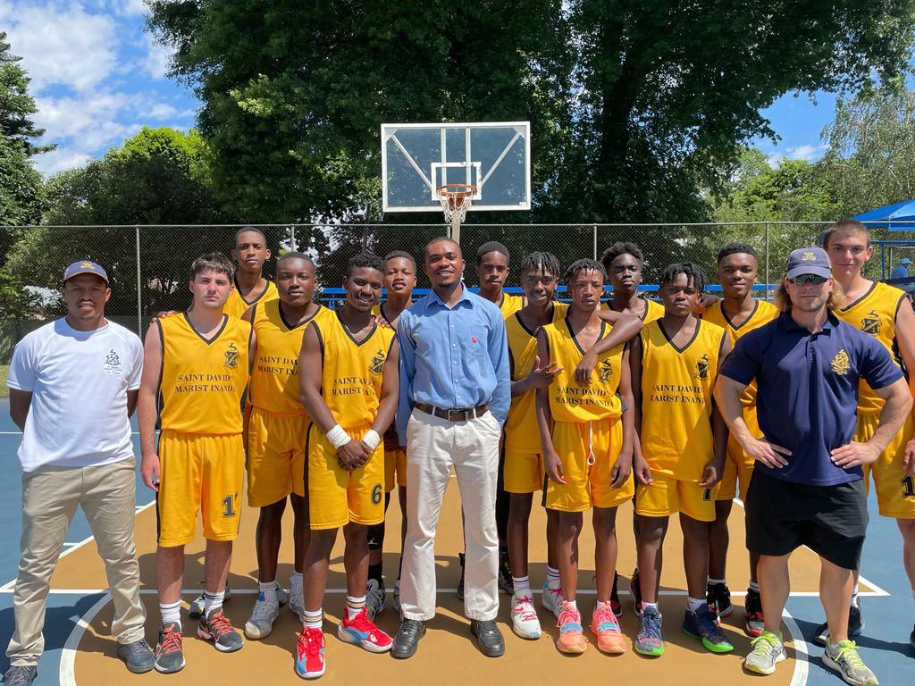 InandaSpirit's tweet photo. Congratulations to @StDavids_Marist U18 team who placed third (63- 36) against @ststithians in the #InandaHoopsClassicChallenge - well played to both teams!  Good luck to @stjohns_college and @BenniesSA who are competing in the final.  @ss_schools 
#basketball #sportsmanship https://t.co/ZSAU4w8Xmi