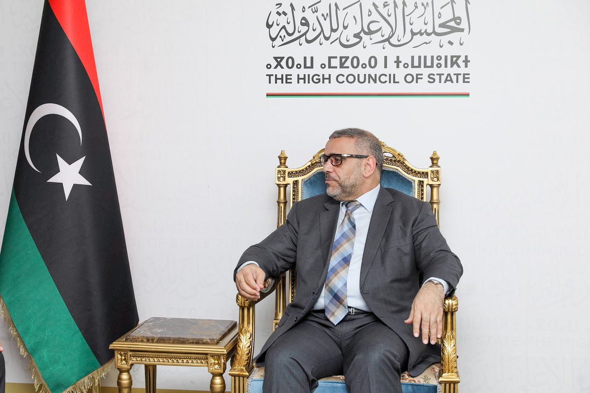 HCS_Libya's tweet photo. التقى رئيس المجلس الأعلى للدولة السيد "خالد المشري" اليوم الأحد، السيد "محمد عون" وزير النفط والغاز بحكومة الوحدة الوطنية، في مقر المجلس بطرابلس.  

3/1 https://t.co/9SQImsPjfY