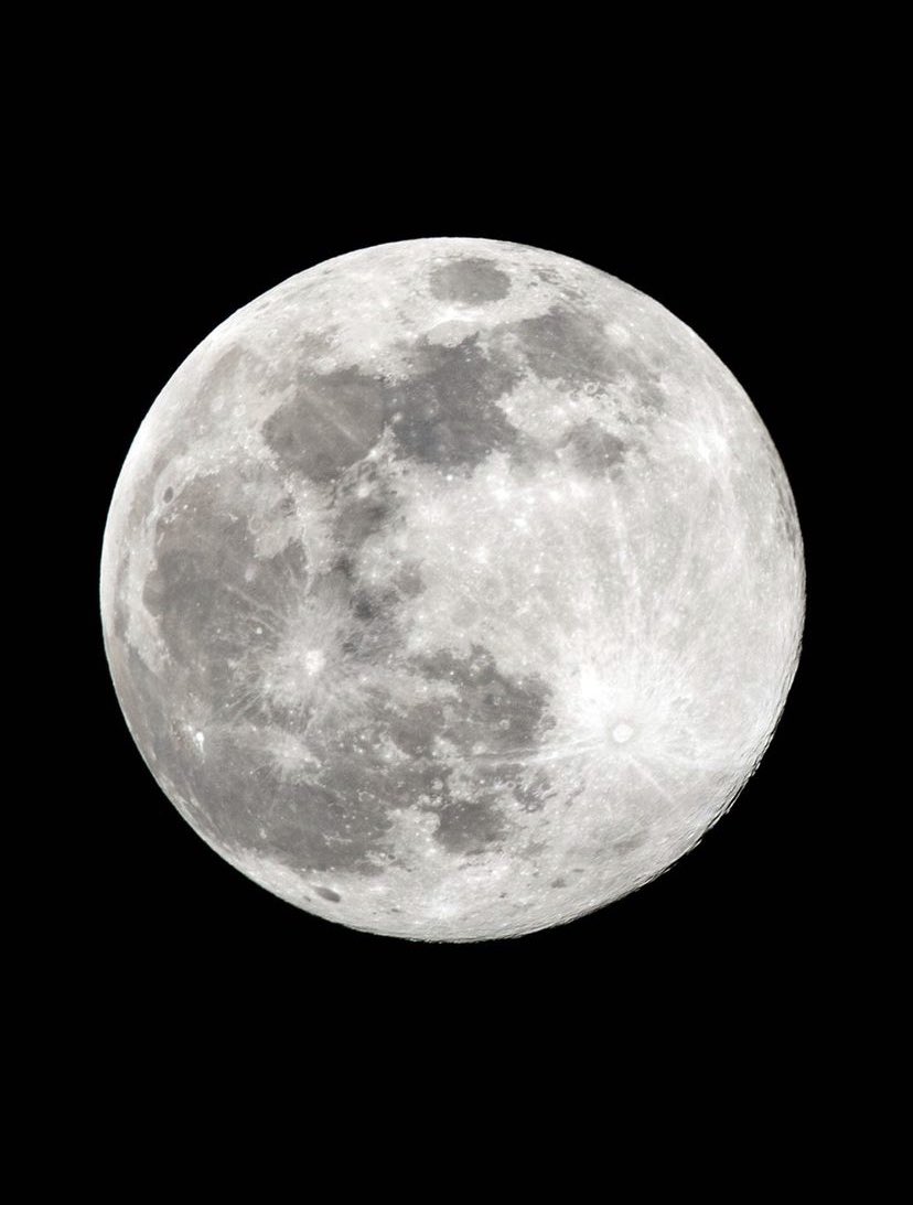 Akhiles37038618's tweet photo. #KarwaChauth 
#Moon for those dying out of hunger! https://t.co/r8A4bz3kO8