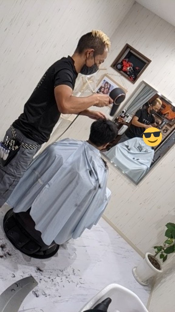 MT25_ale's tweet photo. こんなわがままな時間に対応してくれてありがとう！
ケムさん人生初のパーマネント！！
#HAIRBASE https://t.co/cDfwB41JiG
