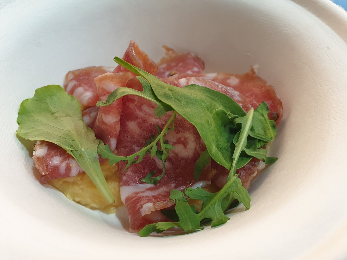 monica_malavasi's tweet photo. Incontro di #culture a #TUTTOFOOD2021. Nello spazio #Trustyourtaste di #Assica, assaggi di #salame abbinato all'#hummus di ceci .. un abbinamento di #gusto ben riuscito! #salumi #Sadler @TuttoFoodMilano #Milano #SalumiAmo #food #tradizione https://t.co/qpwfuoaKml