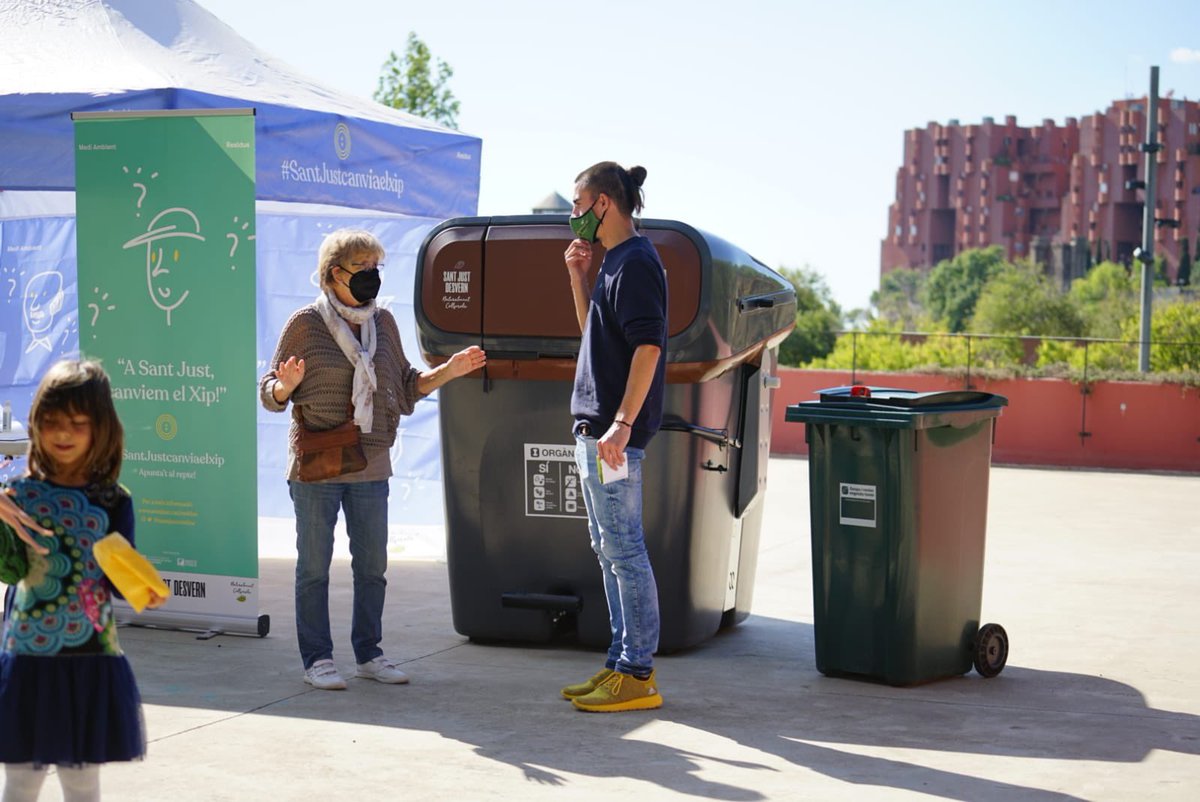 radiodesvern's tweet photo. ♻️ #FestesTardorSantJust - Punt informatiu del projecte ��LIFE-REthinkWASTE” -#coneixelquellences-, del nou sistema de recollida de #residus i taller de jocs infantils amb material reciclat, a càrrec de @santjustresidus

📍 carrer Hereter https://t.co/ZM0LmR4NXM