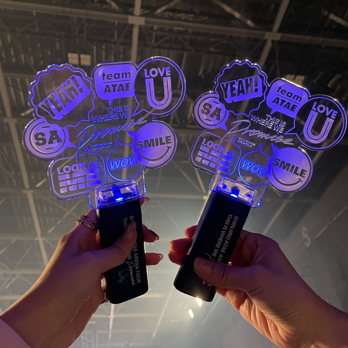 aaa_kkbg's tweet photo. ファイナル見届けるために福岡飛んじゃいました✈️
TSも含めて毎週真ちゃんに会えて、アルバムの特典も当選して幸せすぎた🥲💙
グループもいっぱい遠征します🌈楽しみ🥰
真ちゃん9公演お疲れ様でした✨
@A_Shinjirooooo 
#THISISWHEREWEPROMISE https://t.co/5OYBvMaMMn
