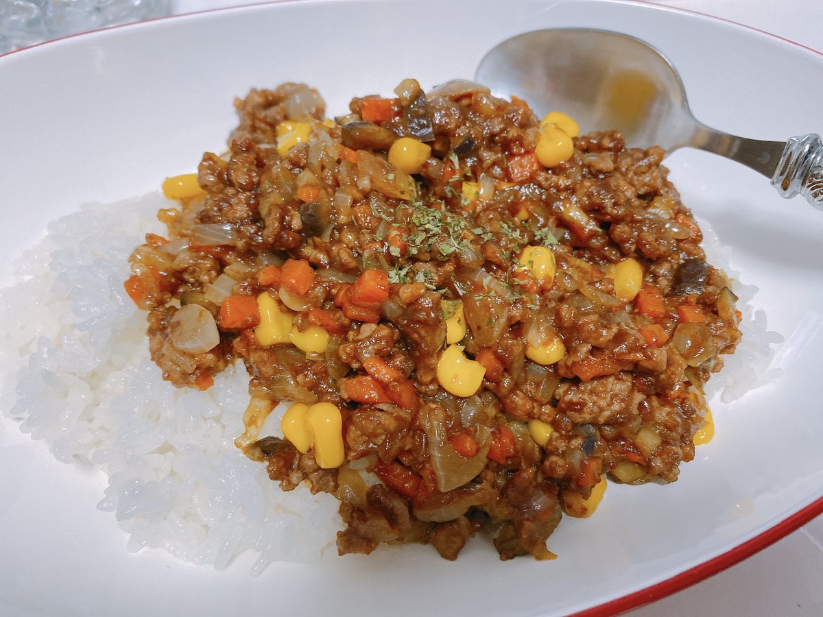 kaede_Excellent's tweet photo. 連勤中ずっと��ンビニ🏪とかだったから…
お家で自炊生活🍚∥(*ﾟ～ﾟ*)ﾓｸﾞ ﾓｸﾞ https://t.co/WwCpEQEA9s