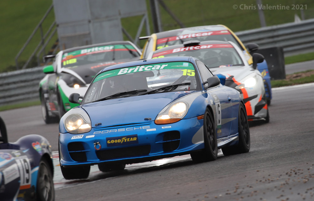 BritcarNews's tweet photo. Results from Race 1 and a win for #74 Ginetta Mark Lee with Richard Higgins landing a crucial 2nd overall and Class win. Invitee Ollie Turner was third. @OfficialBARCHQ  @GoodYear @DoningtonParkUK https://t.co/IlF8myuusu