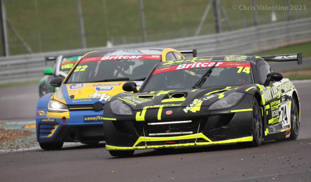 BritcarNews's tweet photo. Results from Race 1 and a win for #74 Ginetta Mark Lee with Richard Higgins landing a crucial 2nd overall and Class win. Invitee Ollie Turner was third. @OfficialBARCHQ  @GoodYear @DoningtonParkUK https://t.co/IlF8myuusu