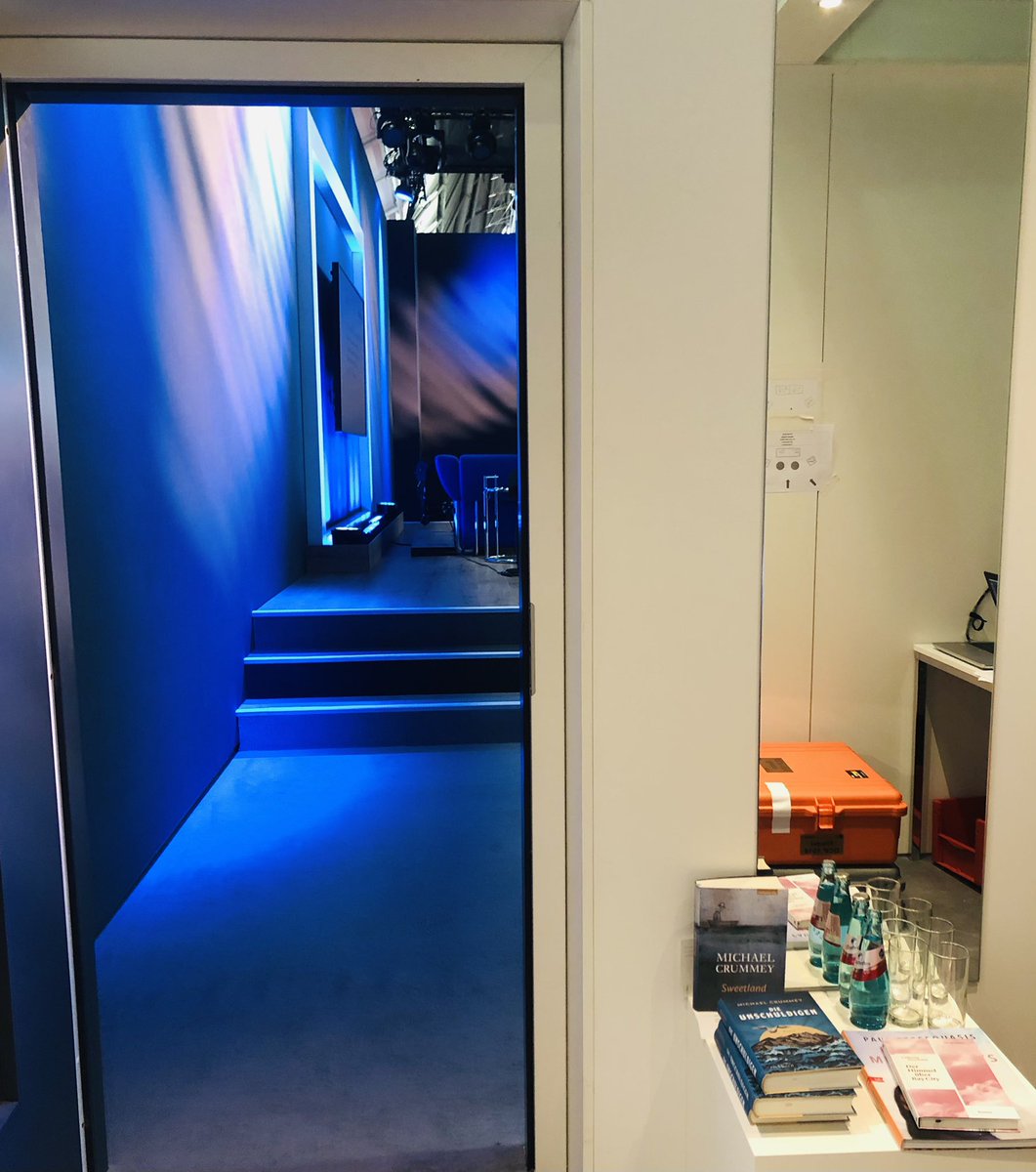 AndreaBoegner's tweet photo. #BehindtheScenes @BlauesSofa von der Blauen Stunde #Kanada auf der @Book_Fair 

@MichaelCrummey , Catherine Mavrikakis und @PaulSeesequasis talk about their 📚 

und vermitteln einen Eindruck der #SjngularPlurality , der diversen #CanLit https://t.co/toVu0Yn9Za