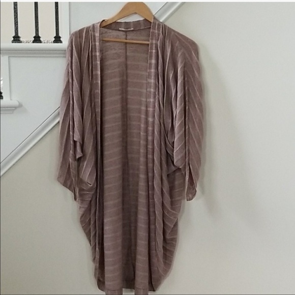 monimightbe's tweet photo. So good I had to share! Check out all the items I'm loving on @Poshmarkapp #poshmark #fashion #style #shopmycloset #luckybrand #nailnina #blackbead: https://t.co/D3Zif0nWNi https://t.co/zs5riOgRCi