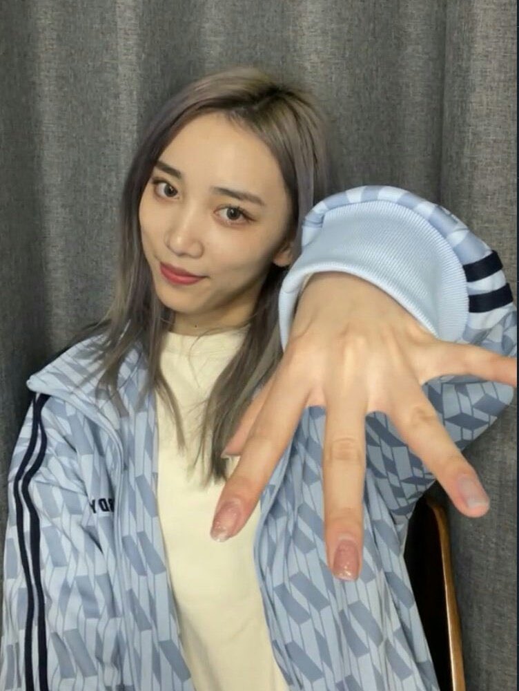 fukonomy's tweet photo. suxintangs : i want to marry you
sury : MARRY ME, MARRY ME https://t.co/dQBIMdARxe