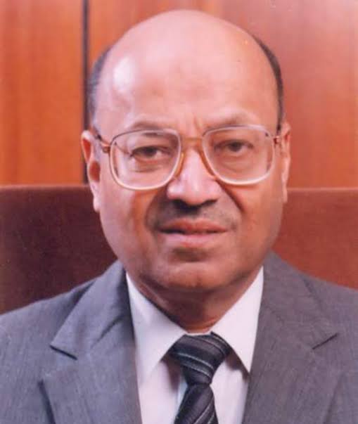 शिक्षा और उद्योग जगत में अमिट पहचान बनाने वाले, आदरणीय समाजसेवी श्री कांतिकुमार आर. पोद्दार का निधन अपूरणीय क्षति है। 
उनका यूं हमारे बीच से चले जाना मेरे लिए व्यक्तिगत रुप से अत्यंत दुखद अनुभूति है।
मेरी शोक संतप्त संवेदनाएं पोद्दार परिवार के साथ हैं।