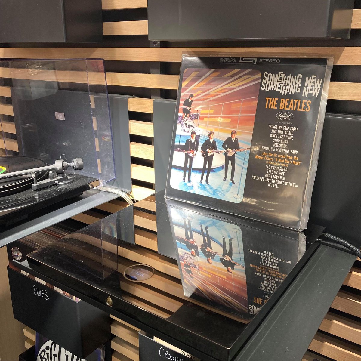refrainsoffici1's tweet photo. The Beatles - Something New (1964) 🎶@thebeatles #TheBeatles #SomethingNew @DEVIALET #Devialet #DevialetExpert @ProJect_FR #ProJect @Maccaclub #Maccaclub @lebonmarche https://t.co/e3FYIHyoFp