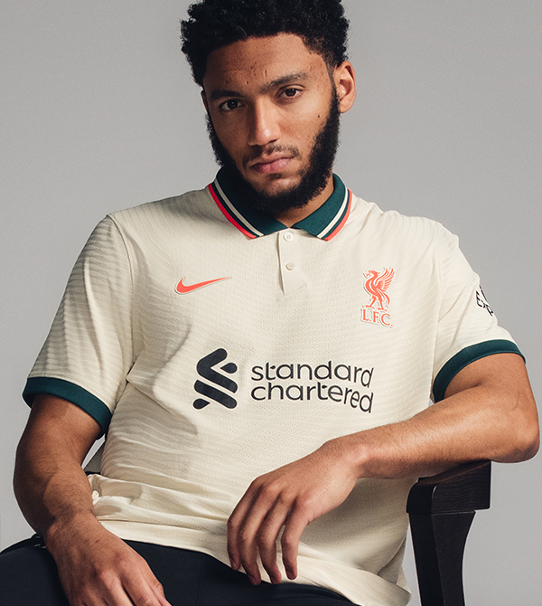 LFCIndonesia's tweet photo. 😁 Hari ini kita pakai jersey ini, lho! ⚪️🟢 https://t.co/STcVZUN1gO