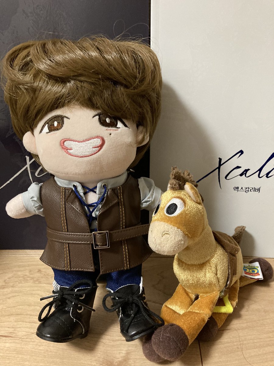 dk_japan2's tweet photo. 💗💙お待たせしました💗💙
エクスカリバー衣装、届きましたので
順次、発送させていただきます📦
今、暫くお待ちください🙇‍♀️
　　衣装こんな感じです⤵︎

#세븐틴  #도겸 #Seventeen  #DK  #Dokyeom #ドギョム도겸
@origoo_store https://t.co/TQfULXDrbP