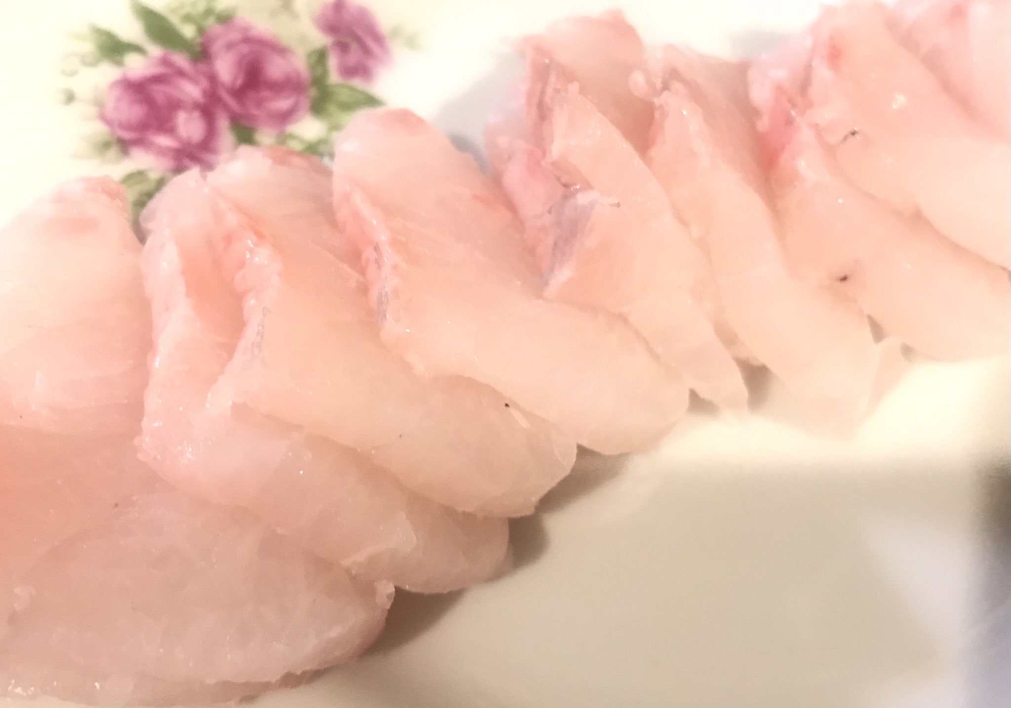 朧蝶 Chap 琉球スギって魚 おススメされたから初めて食べたけどコリコリして美味しい 見た目からブリとかの仲間だと思ったけどスズキの仲間なんだね T Co Kcv3meunzt Twitter