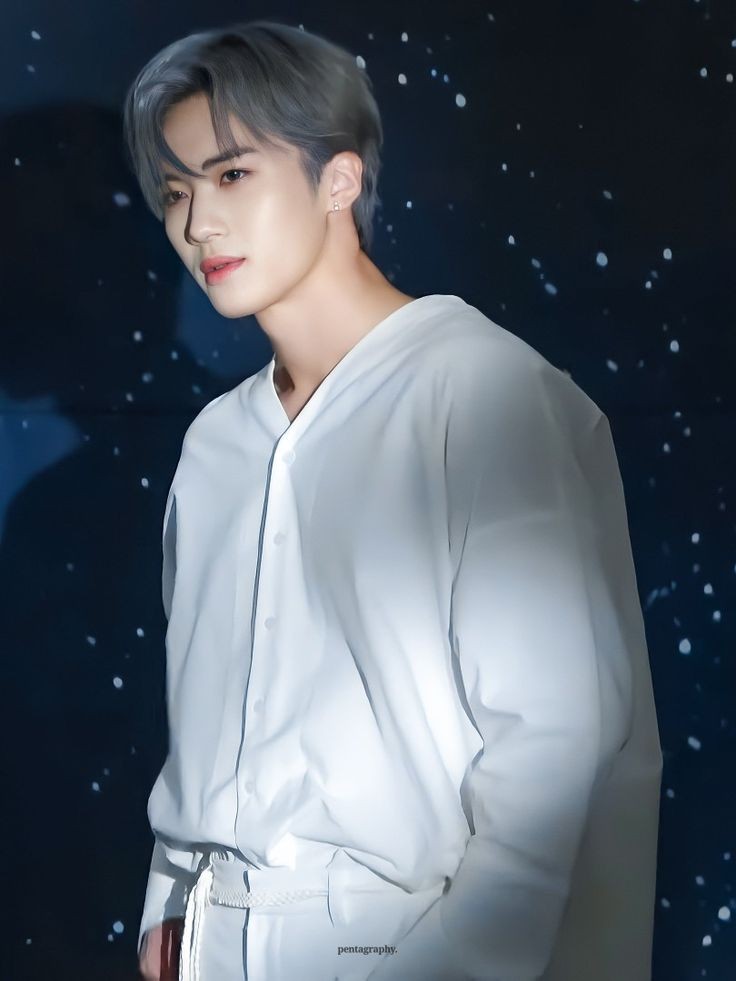 lovelybiscuits3's tweet photo. Happy birthday to this sweet man with legs for days. Have the most amazing birthday, Yanan! Can't wait to see you back with Pentagon soon.
#ShanghaiPrinceYananDay
#HappyYanAnDay 
#happybirthdayyanan
@CUBE_PTG https://t.co/YcChil12wY