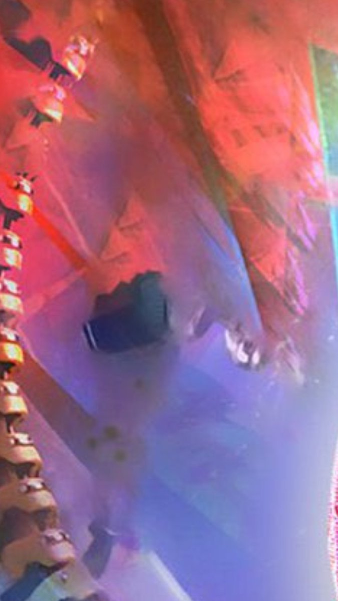Retrofeels_'s tweet photo. @Spider_Leaks look I think I can see 2 faces and sand https://t.co/GBLbi56i9k
