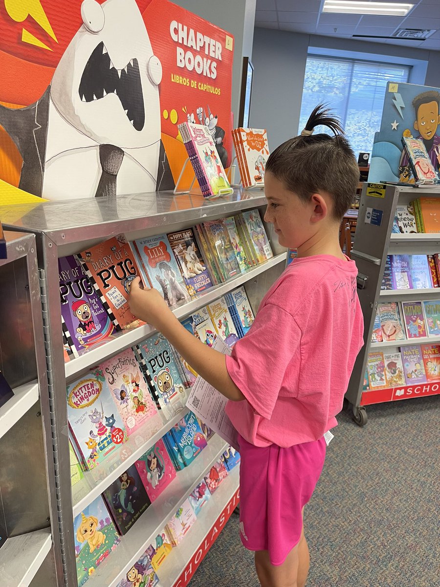 MazziottiNicole's tweet image. I LOVE a good book fair…and @McClureMarshals has a great one going on NOW! Loved watching how excited my kids were, to make their wishlists! #mccluremarshals #misd #mcclurelibrary @amhamreads