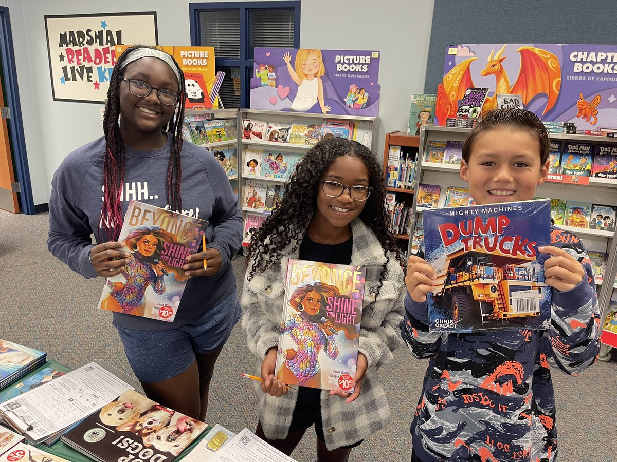 MazziottiNicole's tweet image. I LOVE a good book fair…and @McClureMarshals has a great one going on NOW! Loved watching how excited my kids were, to make their wishlists! #mccluremarshals #misd #mcclurelibrary @amhamreads