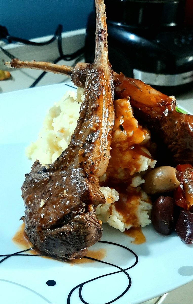 FabricePURE's tweet photo. LUNCH with Imaginary Bae
French Cut Lamb Chops seared in sage infused olive oil, basted with Cilantro's signature Butter BBQ glaze while finishing in the oven...
Served with creamy parmesan mashed potatoes, mediterranean olives medly and drizzled with basting glaze
#cilantro868 https://t.co/UQC5cVAb8l