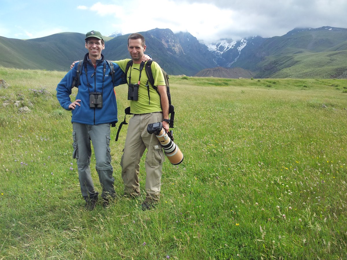 BirdLifeIsrael's tweet photo. For the love of birds and brothers. For #BirdabilityWeek2021, @yoavperlman talks about his journey with his brother Gidon, a giant of ornithology and a huge inspiration to him (and many others). A genuine must read, for all birders of all abilities:
https://t.co/7fxtntNvrD https://t.co/3qFFusL4R7