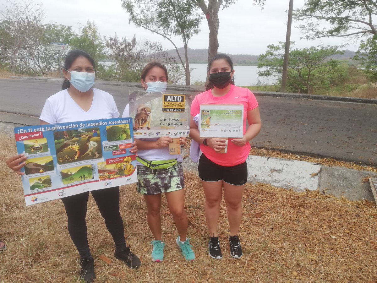 MAE_Zonal5's tweet photo. #NuestrosGuarparques #ParqueLago desarrollaron la campaña Ama tu salud y Ama tu Planeta con una carrera 5K con la exportadora de fruta #Duagui. Al finalizar el evento se informó de las campañas Alto al tráfico ilegal de vida silvestre y Juntos prevenimos los incendios forestales. https://t.co/PXNV00dDQq