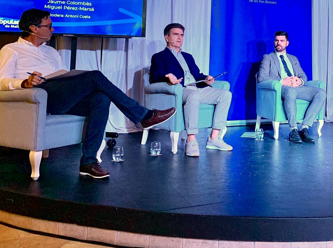 Avui hem participat a una taula redona molt interessant amb diferents agents econòmics de transport, comerç, oci nocturn i restauració per xerrar de la crisis i com afrontar la recuperació baix el lema “Construïm una Mallorca millor”

Gràcies @MallorcaPP per la convidada!