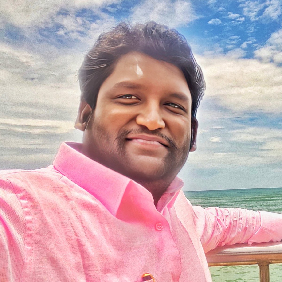 SarithiranP's tweet photo. #NewProfilePic https://t.co/Wzj1NWn3Lw