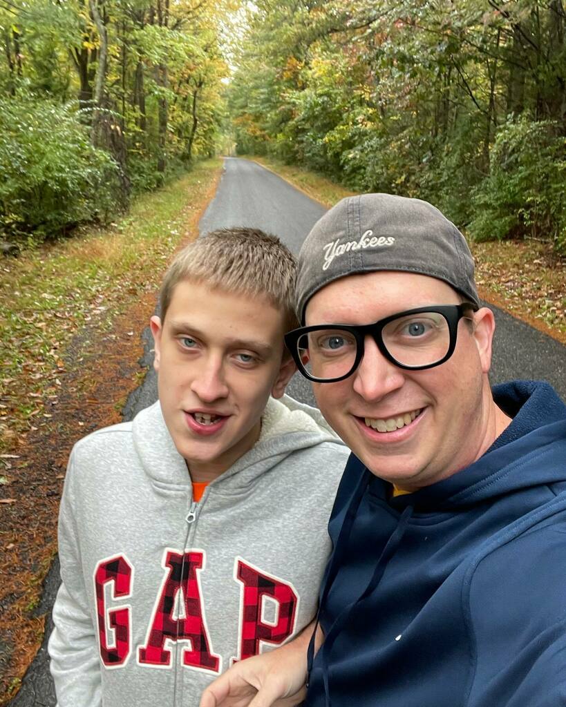 zeager's tweet photo. Our yearly walk at the cabin! 😂🙌🏻🍁
#owenmikel
#fragilex 
#zeagercabin2021 https://t.co/4yiVw2o4p4 https://t.co/4vDe6doRH8