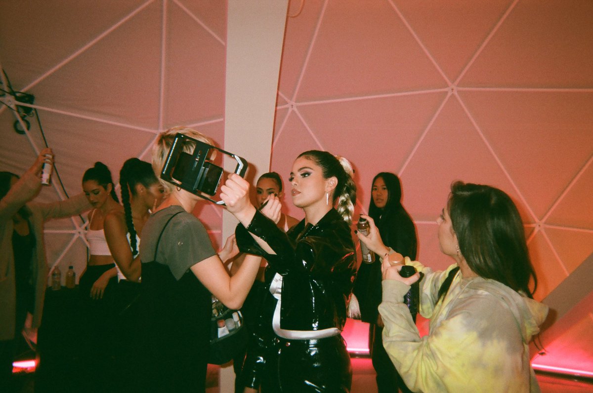 Two years ago Sel released this absolute BOP for all of her ride or dies. Happy #LookAtHerNow day 🦄