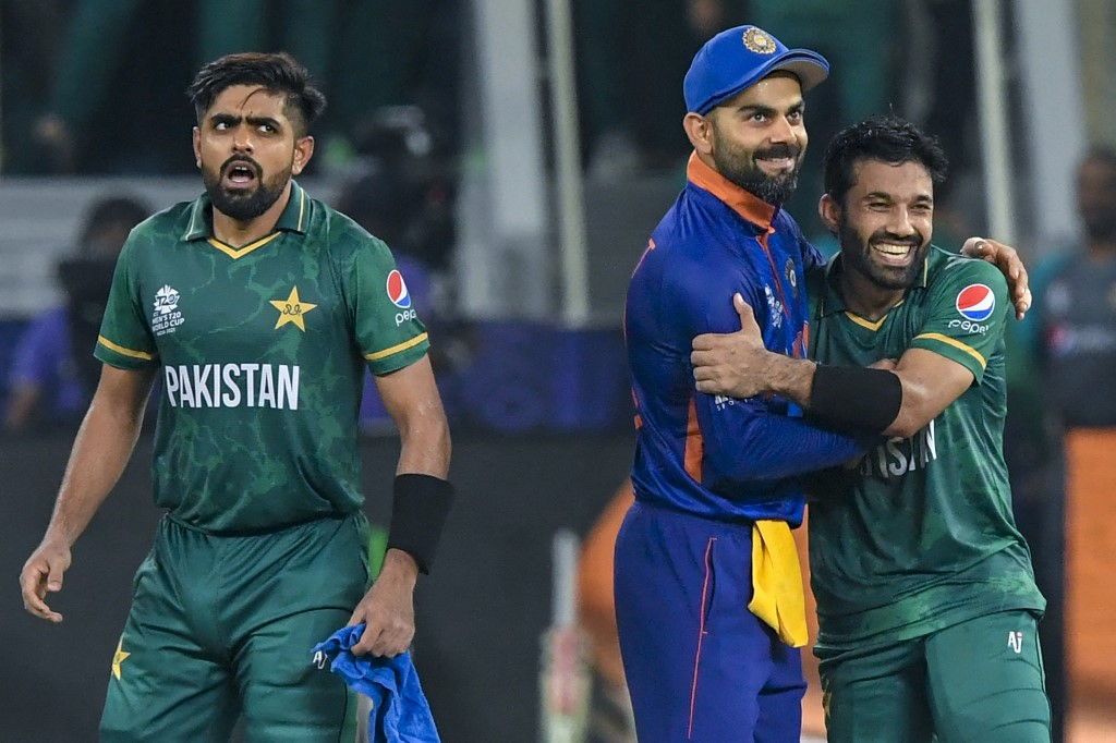 Noordawar1's tweet photo. Let the peace prevails over hatred ❤️
#PakVsInd #T20WorldCup #IndiaVsPak #INDvPAK #TeamPakistan #TeamIndia https://t.co/Er7PmdQmn1