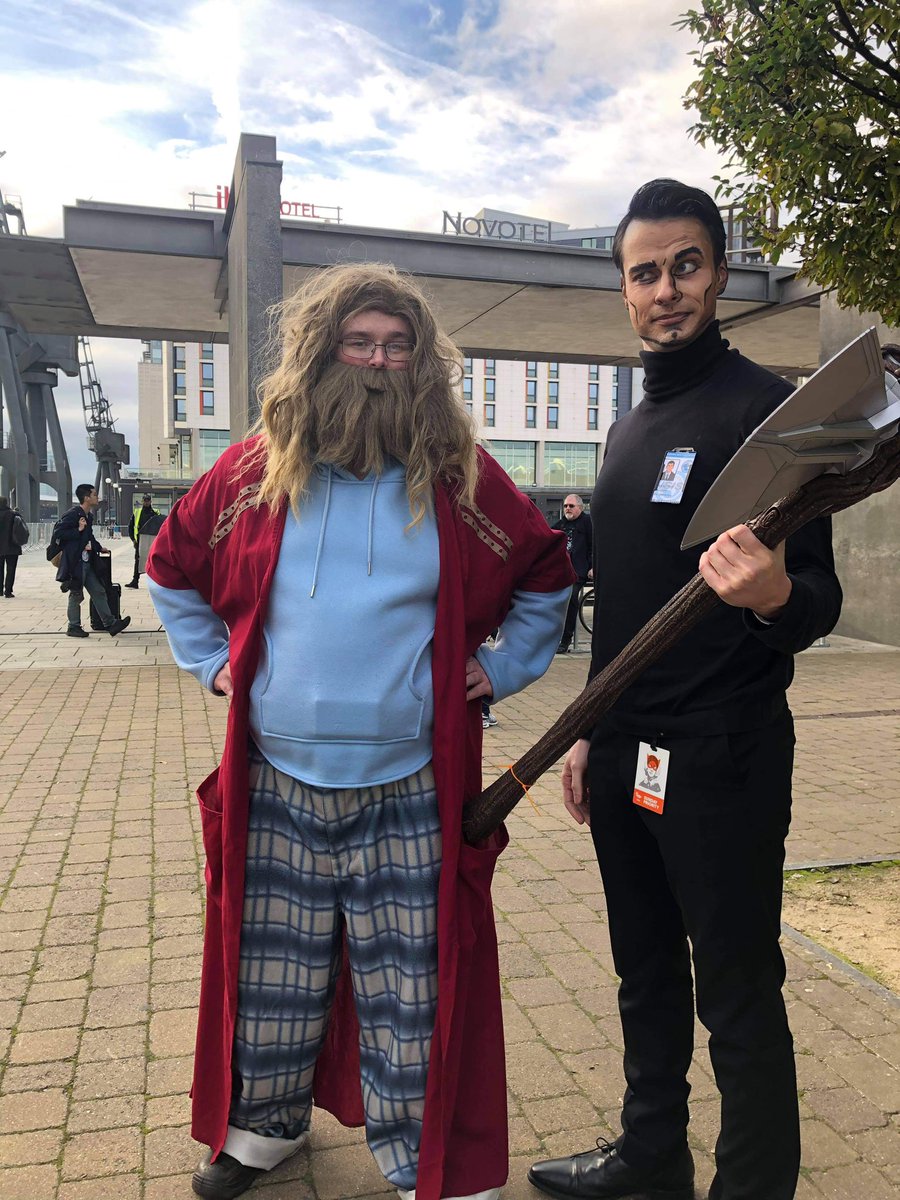 Spontaneous booking of a ticket at 10pm last night - My first ever #MCMLondon2021 and absolutely loved it!!! 
The crowd is electric and so inclusive, everyone is super polite and friendly and smiles all round! 
pleasure of guided tour from the veterans Steph &amp; <a href="/ChrisStoneFilms/">Chris Stone</a>