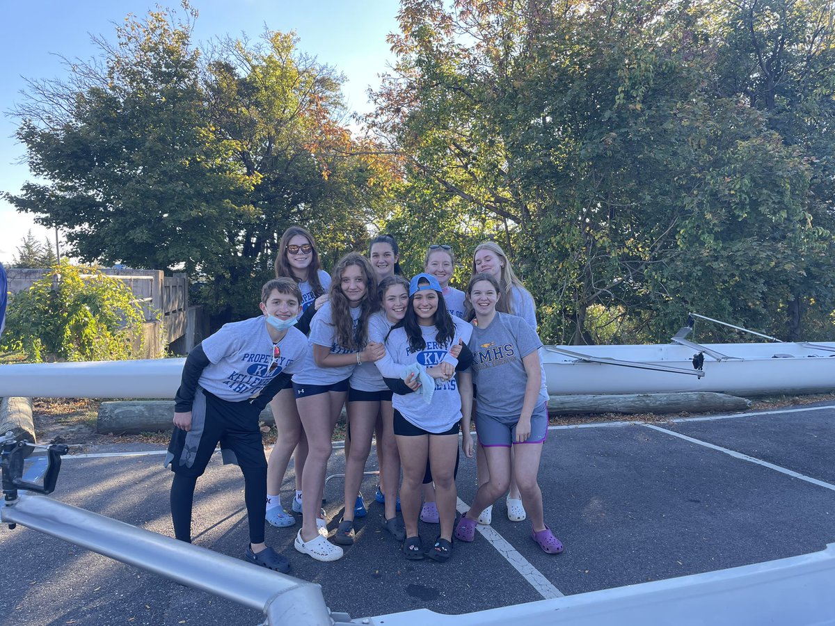 KellenbergCrew's tweet photo. More pictures from todayβs regatta. #kellenbergcrew #longislandrowing https://t.co/p8V7mfS2it
