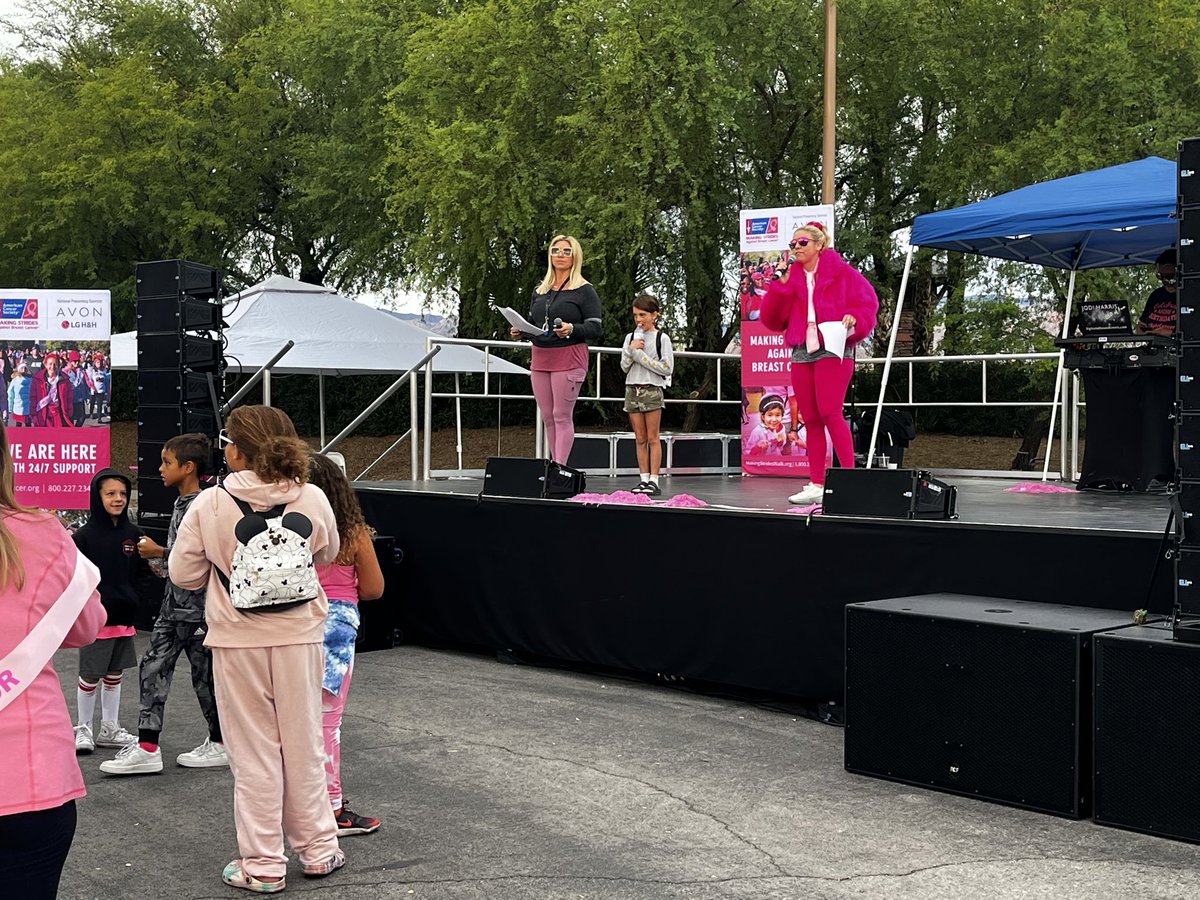 ChloeKoast's tweet photo. I had such a great time kicking off the #MakingStridesLV walk this morning with @stephmackenzie7 &amp; @JodiHarris! It’s such a beautiful thing to see hundreds of people line up to walk, raise money &amp; take one step closer to finding a cure for cancer! 💗 #MakingStrides @MakingStrides https://t.co/7pndOAKWw7