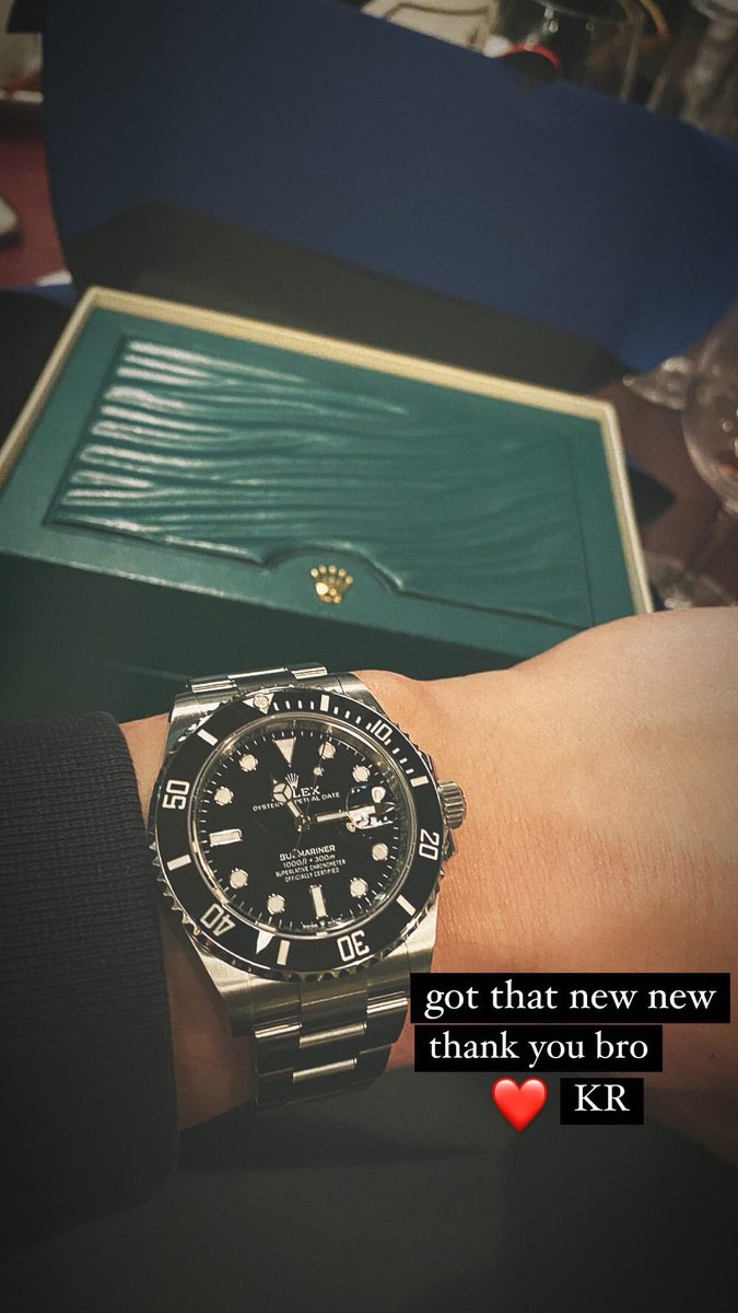 kallewickans's tweet photo. I’m losing my shit ,keanu gave his entire stunt team rolex watches #keanureeves https://t.co/xgYUPufTKm
