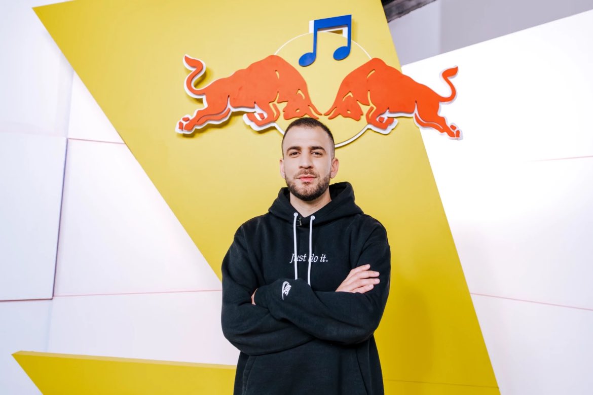 ShadesFrance's tweet photo. On remercie Mehdi Maïzi pour l’incroyable jeu qu’est le « Roland Gamos » qui vient de prendre fin avec l’annoce de la tracklist du Classico Organisé 🤣 https://t.co/rDJGrjK4P8