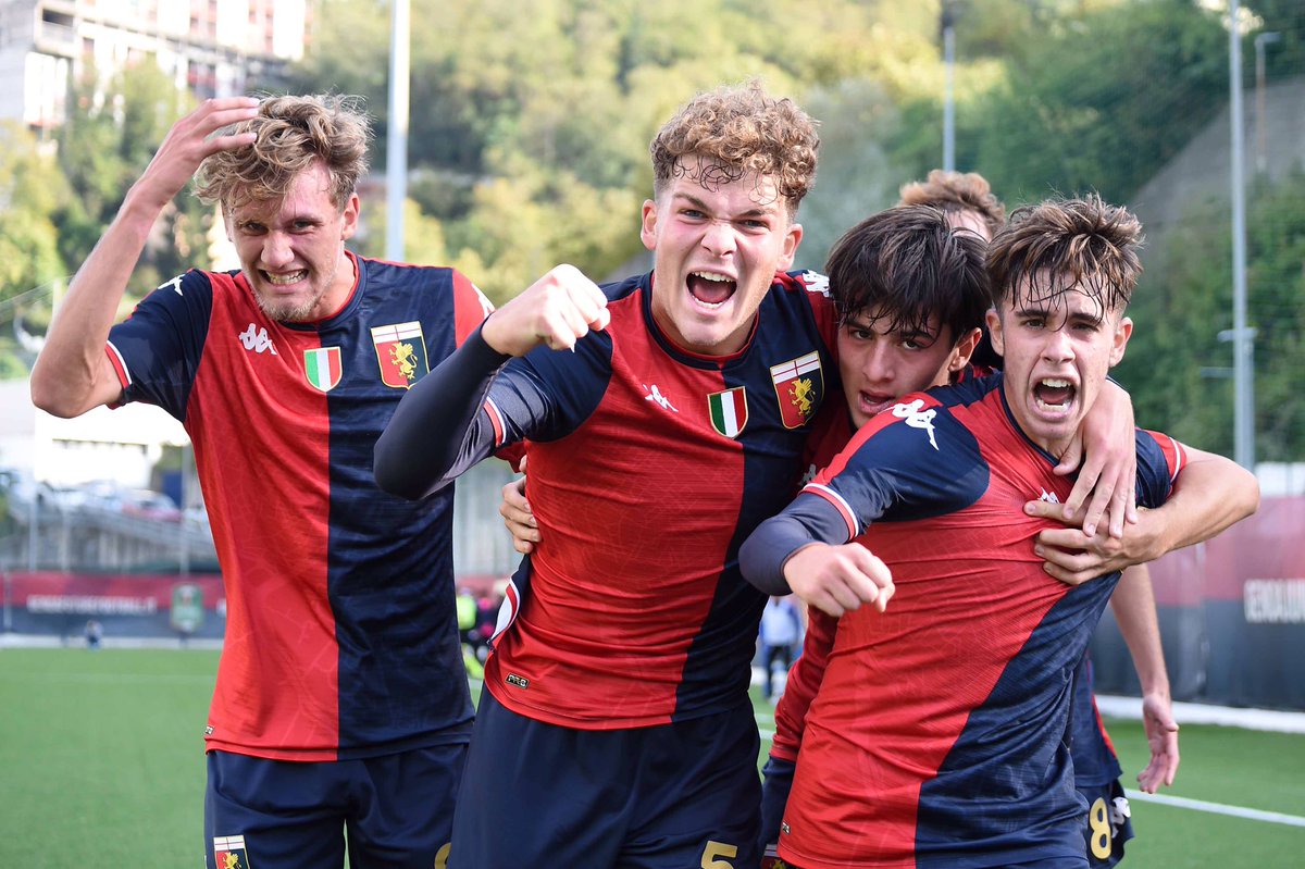 GenoaCFC's tweet photo. ❤️💙 L’Under 18 di mister #Ruotolo, con il tricolore sulle maglie, ha vinto 1-0 il derby contro la Sampdoria con il gol di #Mosole. https://t.co/CDJSlHPW3C